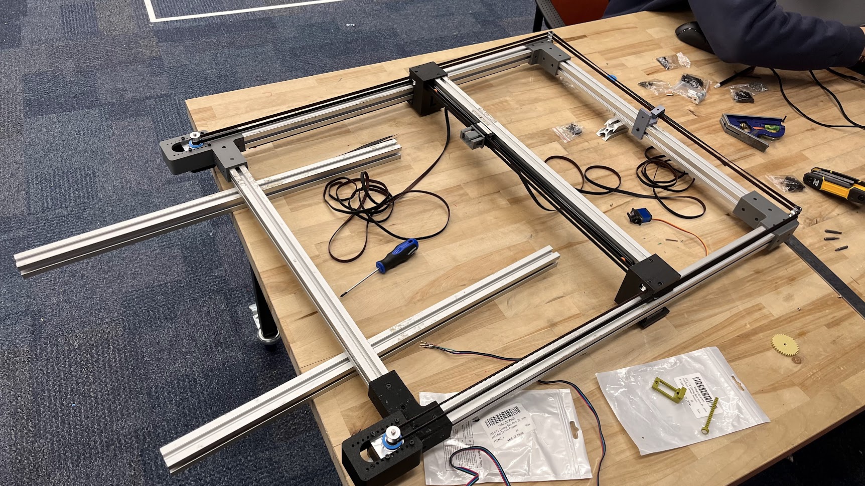 End effector and magnet carriage
