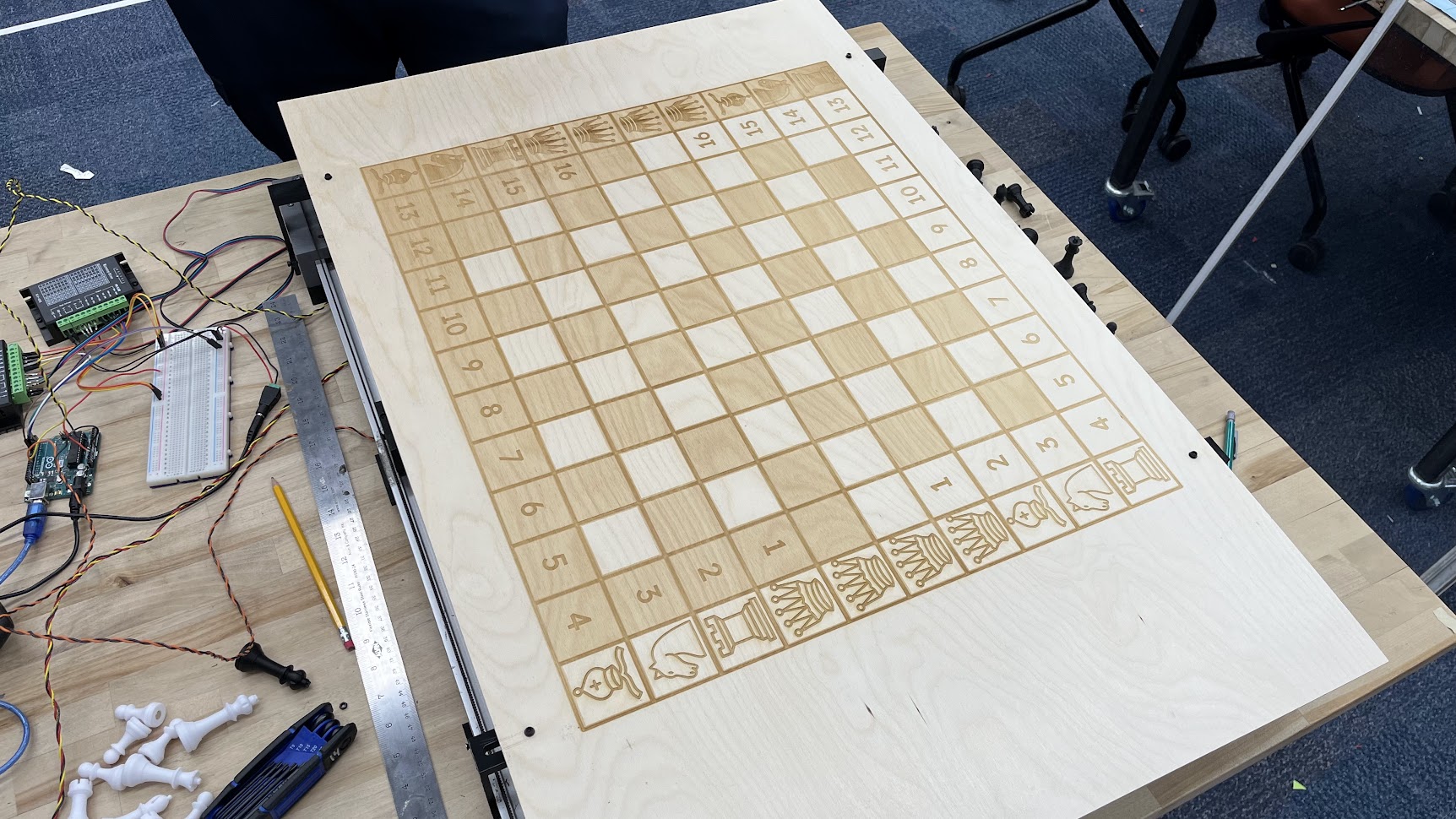 End effector and magnet carriage