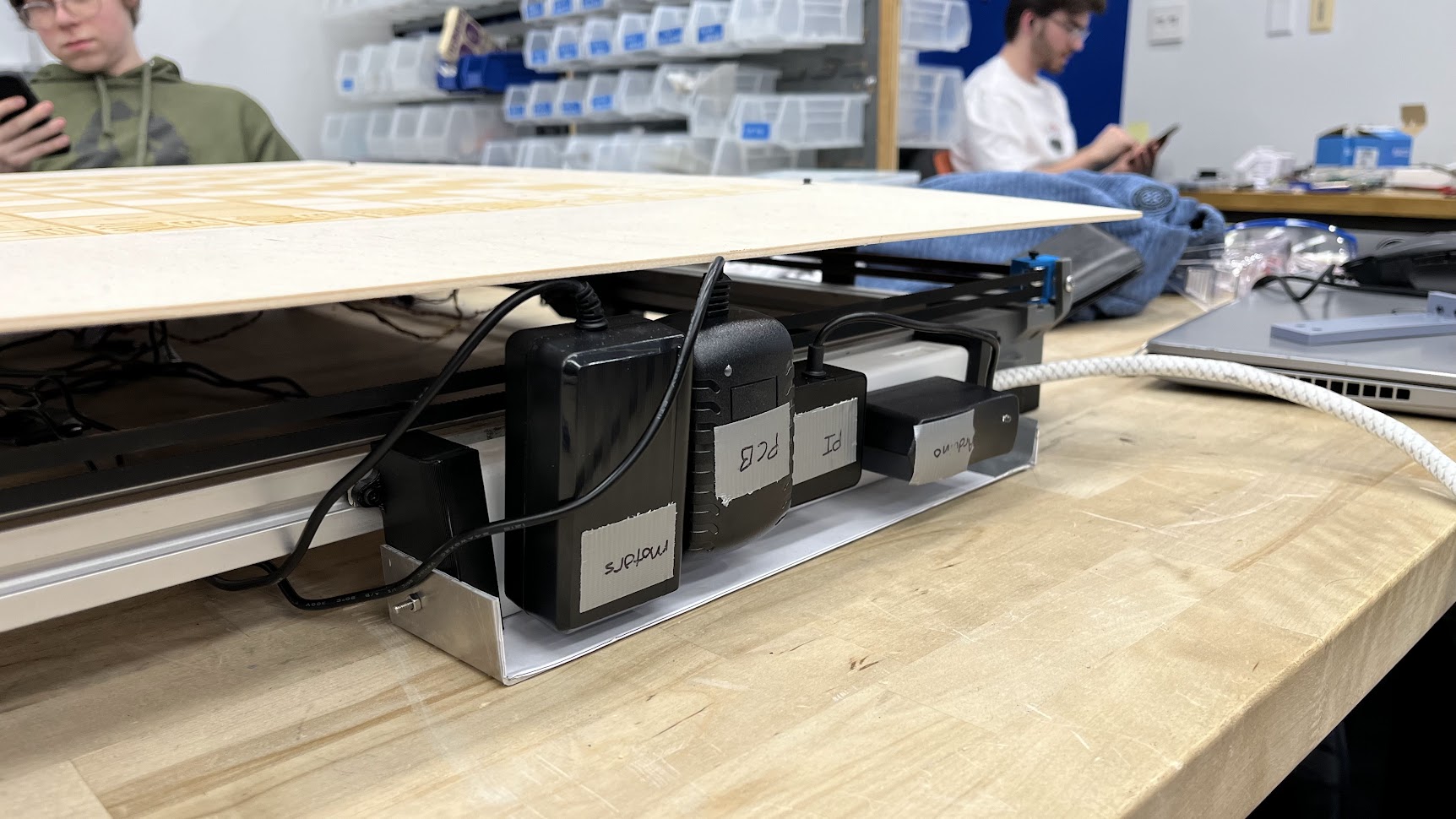 End effector and magnet carriage