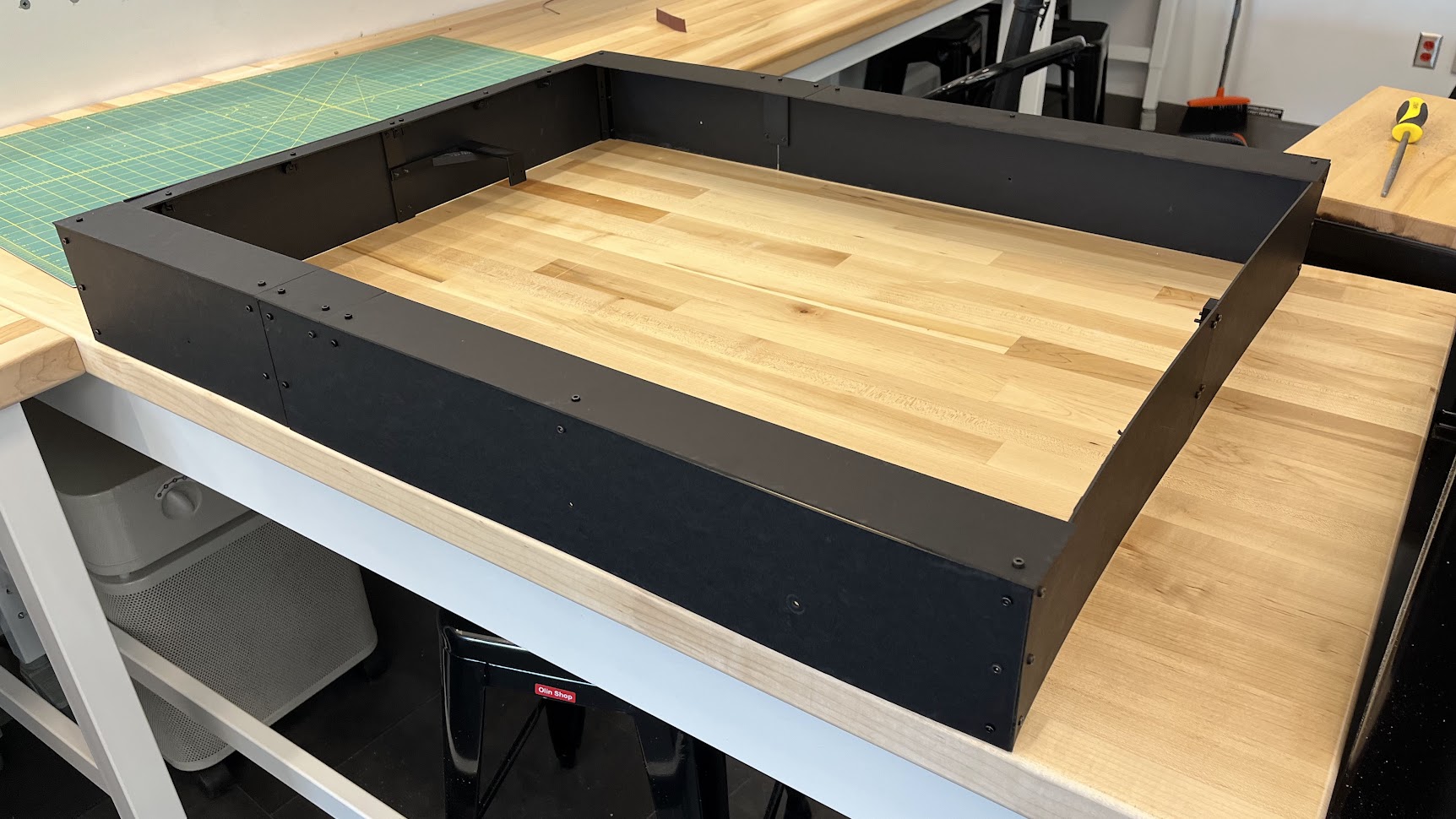 End effector and magnet carriage